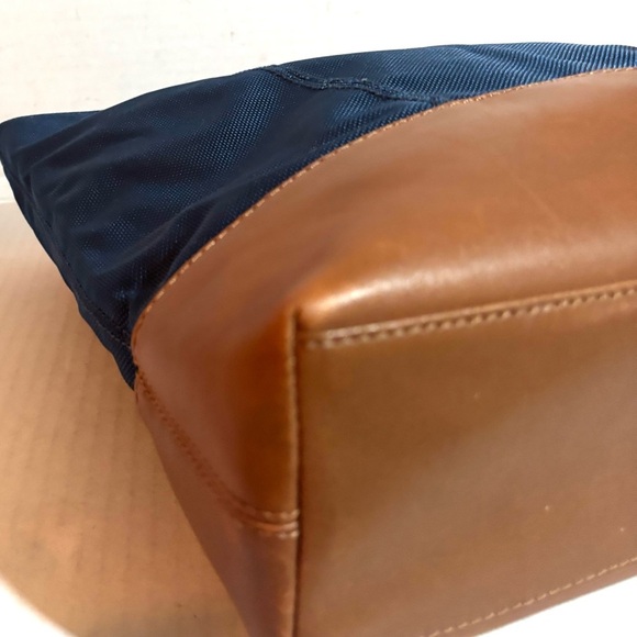 Tumi navy blue nylon shoulder handbag - Picture 6 of 9